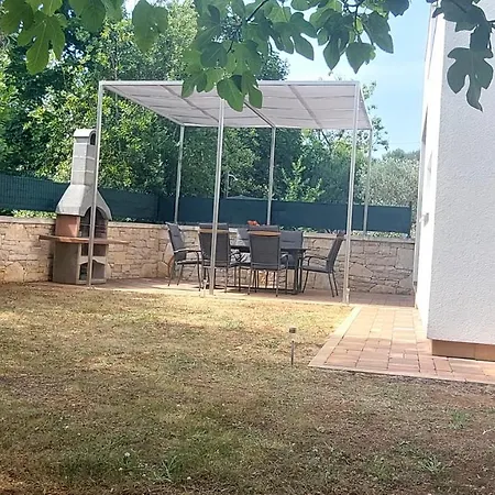 Apartma Banjole *