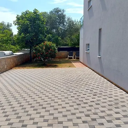Apartment Apartma Banjole Pula